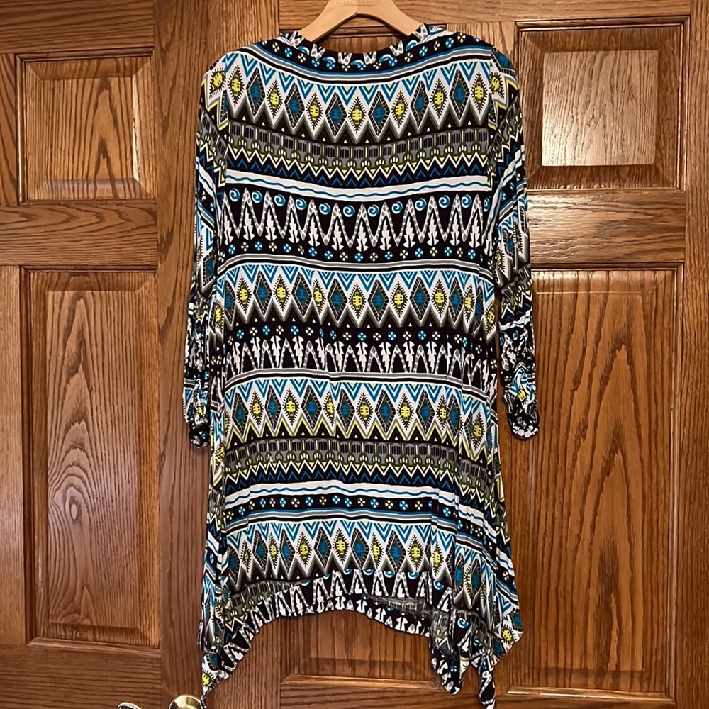 Beautiful tunic top - Picture 5 of 6